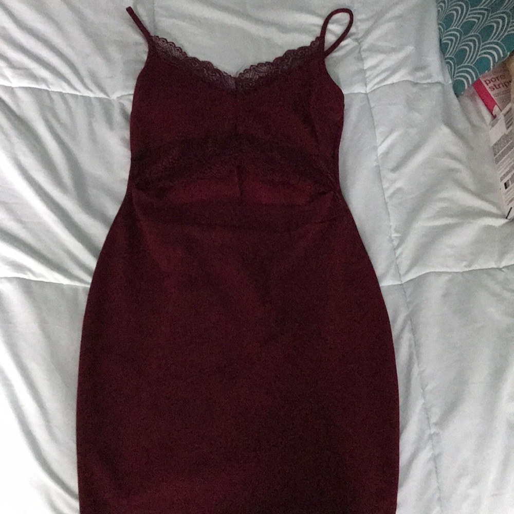 Gorgeous wine colored dress 🍂🍁☕️